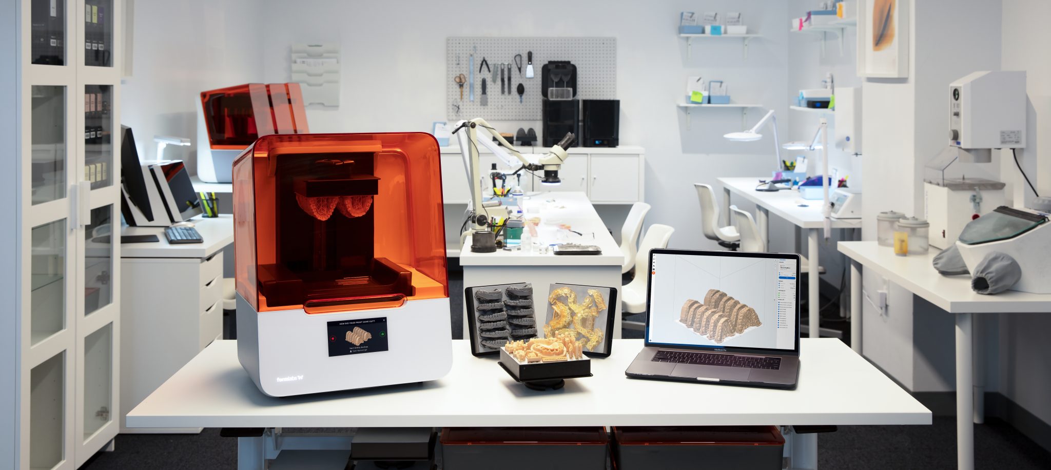 Formlabs社の3Dプリンター「Form-3B」　出展：Formlabs社
